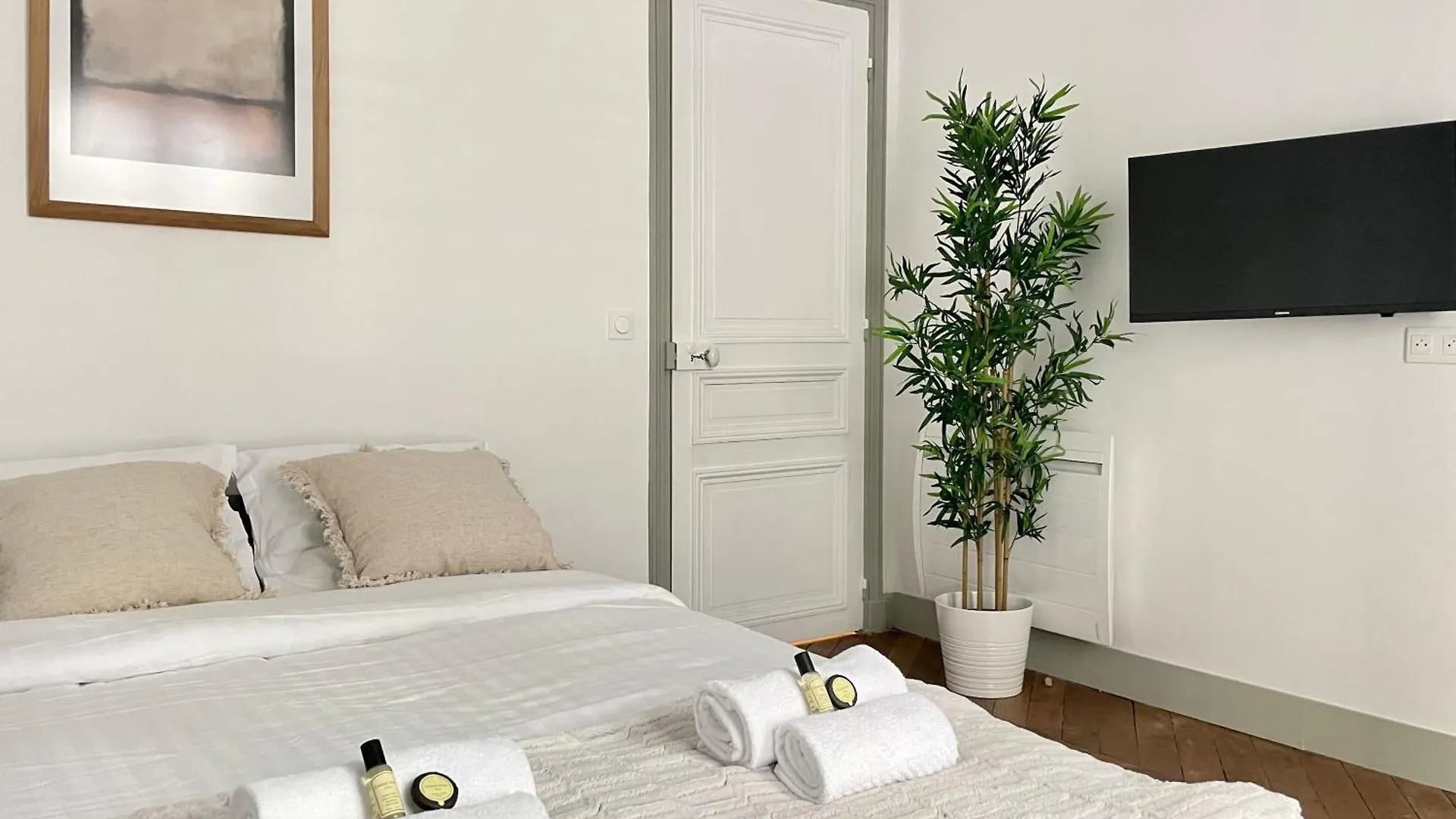 1590 - Chic Montmartre In Paris Olympic Games 2024 Apartment
